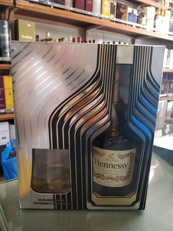 Hennessy Vs Glass Gift Pack 70cl (40%) - 99dutyfree