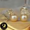 ต่างหูมุก South Sea ตัวเรือนพวงองุ่นประดับพลอยแท้ White topaz / SN0250ZE500