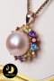 (ไม่รวมสร้อย) จี้วงกลมประดับพลอยหลากสี 1.5ct.[เงินชุบพิ้งค์โกลด์] มุกแท้น้ำจืดเซมิโอลด์โรส AA+ ขนาด 8-8.5mm. / จ510