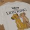 Power 7 Shop เสื้อยืดการ์ตูน "The Lion King" คอลเลคชั่น "Disney Classics" (TMX-191-สีเบจ)