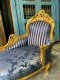 CS18 เก้าอี้พักผ่อนเดย์เบดโครงสีทองเบาะผ้าไหมสีน้ำเงิน
