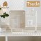 ชั้นวางน้ำหอมบนโต๊ะแบบกระจกปิดสไตลล์ Modern Nordic วัสดุเหล็กสีขาว รุ่น Tsuda