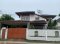 卖得很便宜，2层半的独立屋，Praphawan Home Village，面积81平方米，前院面积大。 加建内部和外部完善 房子状况很好，拎包入住！！