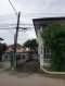 卖的特别便宜！！ 斯维尔村拐角处的双屋型房 BTS Khu Khot 附近的 Rangsit - Lamlukka Klong 4！！！ 面积 38.4 平米哇，使用面积 150 平方米，3 房 2卫 2 车位，屋内可停 2 辆车，有 2 扇大门可以舒适停 2 辆车！！！