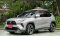 TOYOTA YARIS CROSS 1.5 HEV PREMIUM LUXURY A/T 2024 สีเทา - ดำ (LN0249)  6-7