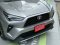 TOYOTA YARIS CROSS 1.5 HEV PREMIUM LUXURY A/T 2024 สีเทา - ดำ (LN0249)  6-7