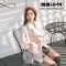  [[*พร้อมส่ง S,M]] [MMI-049] MMi เสื้อกั๊กโค้ทกันหนาวสีชมพูอ่อนเป็นเสื้อกั๊กแขนกุดแต่งเฟอร์ ปกคอแต่งเฟอร์สีขาวสวย ผ้าหนังกลับเนื้อนิ่ม ใส่กันหนาวสวย