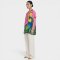 เสื้อตัวหลวมสีชมพู : ลายนกยูงสีน้ำเงินที่มีพระจันทร์เต็มดวง
