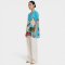 เสื้อตัวหลวมสีฟ้า : ลายดอกคอสมอสสีขาว