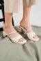 Kamin On Heel