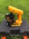 เครื่องอัดฉีดไร้สาย DEWALT+กระเป๋าอุปกรณ์   ก.25 ส.10 ยาว.30 หนัก 1.8  กก.