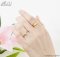 รูปมือ แหวนเพชรคู่ YD420 & YD795