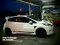 Ford Fiesta สีขาว คาดข้างลายเส้นสไตล์ Racing