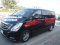 Hyundai H1สีดำ แต่งลายข้างสีแดงสด