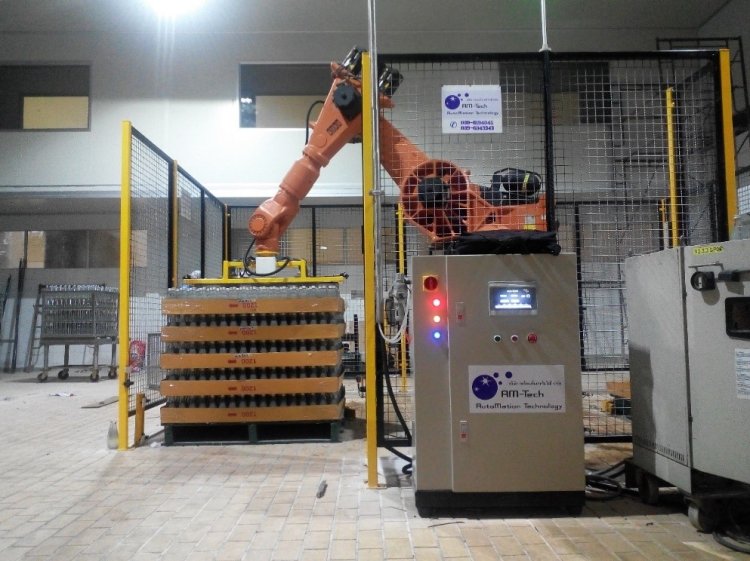 Robot Bottle Palletizer - Am-Tech รับออกแบบ ติดตั้ง ระบบ ROBOT AUTOMATION